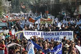 Profesores chilenos convocan paro nacional de 48 horas para exigir mejoras laborales