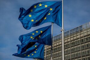 Unión Europea lamenta profundamente los aranceles al acero de Trump
