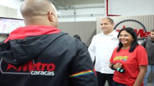 Delcy Rodríguez supervisó funcionamiento del sistema Cabletren en Petare