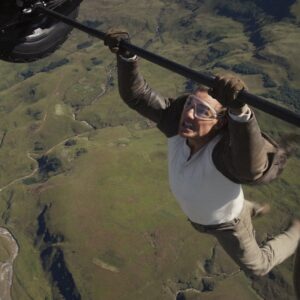 Tom Cruise obtiene un récord Guinness por una acrobacia ‘en llamas’