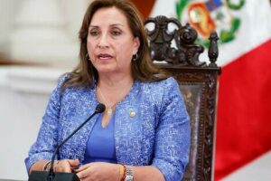 Congreso de Perú da el primer paso para destituir a Boluarte