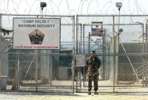 Donald Trump busca enviar a Guantánamo a miles de migrantes