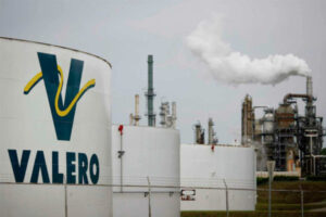 Petrolera estadounidense Valero Energy incrementó en 55% la compra de petróleo venezolano