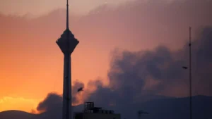 Teherán califica de crimen el ataque de Israel contra la televisión estatal iraní