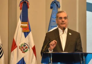 Abinader celebra que RD vuelva a conectar con Nueva York con una aerolínea nacional luego de 30 años