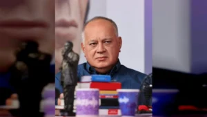 Cabello presenta pruebas de agresiones de barristas del Deportivo Táchira contra funcionarios policiales