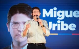 Miguel Uribe Turbay entra a quirófano por tercera vez tras atentado en Bogotá