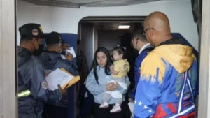 Un vuelo proveniente de EE.UU. arribó con 206 connacionales