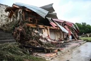 Sube a 105 el número de muertos por las inundaciones en Texas