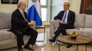 Abinader continúa diálogo nacional sobre Haití con visita este viernes al expresidente Hipólito Mejía