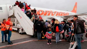 Más de 300 venezolanos repatriados llegaron al país provenientes de México