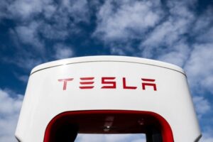 Tesla propondrá a sus accionistas invertir en la empresa de IA de Elon Musk