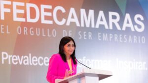 Vicepresidenta Rodríguez: Gracias a los esfuerzos de la industria y de la clase obrera la producción petrolera no ha caído