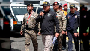 Ministro Cabello entregó 105 vehículos y tres helicópteros incautados a organismos de seguridad