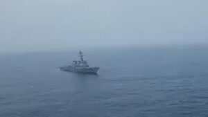 Fuerzas Armadas de Irán obligan a destructor estadounidense a retirarse de las costas de Omán