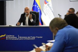 Estudiantes con promedio sobresaliente podrán ser preparadores en sus liceos, afirma Héctor Rodríguez