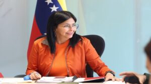 Delcy Rodríguez: Farsa de EEUU para criminalizar al presidente Maduro se enfrentó con postura digna del país