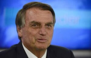 Bolsonaro regresó a su casa luego de someterse a varios exámenes