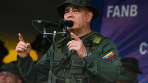 Padrino López anuncia despliegue de buques en el Caribe en medio de tensión con EE. UU.