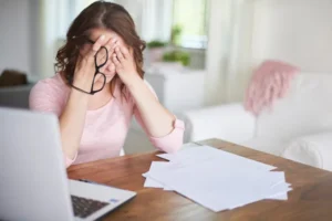 El estrés, detonante silencioso que impacta cuerpo, mente y salud integral cotidiana