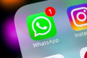 WhatsApp lanza IA para reescribir y cambiar tono de mensajes