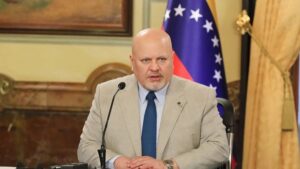 CPI aceptó formalmente la separación del fiscal Karim Khan de la investigación sobre Venezuela