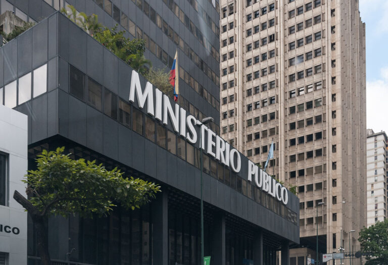 Primicias24 exige tutela judicial efectiva al Ministerio Público y acciona contra Seguros Universitas por daños, perjuicios y violaciones a la libertad de expresión