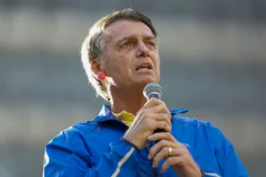 Trasladan a Bolsonaro «de emergencia» a un hospital