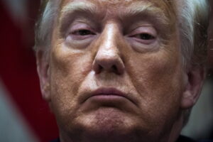 Juez federal bloquea demanda de Trump contra el NYT 