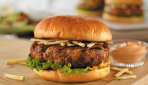 Comer hamburguesas de carne de cerdo después del ejercicio permite ganar más masa muscular