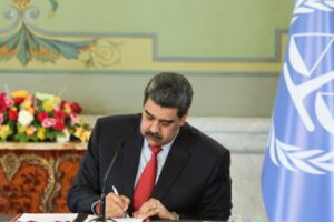 Maduro firma el decreto de «Conmoción Exterior» frente a las amenazas de EE.UU.