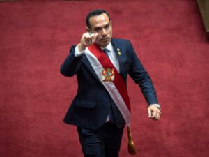 José Jerí asume como presidente de Perú tras destitución de Boluarte