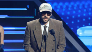 Bad Bunny recibe con «humildad» el Billboard al artista latino del siglo XXI