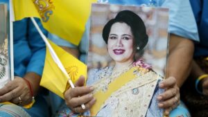 Muere la reina madre Sirikit de Tailandia a los 93 años