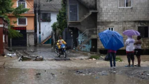 Huracán Melissa acecha Jamaica y se intensifica rápidamente con vientos de 225 km/h