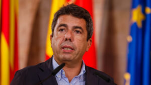Presidente de Valencia dimite arrastrado por su gestión de la dana que dejó 229 muertos