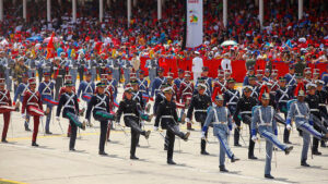 Padrino López anuncia registro récord en la Universidad Popular ante amenazas de EE.UU.