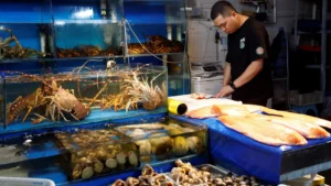 Se reanudan las importaciones de mariscos desde Japón hacia China