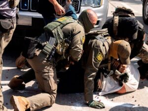 Corte de Apelaciones suspende restricciones al uso de la fuerza durante operativos migratorios en Chicago