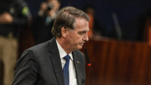 Bolsonaro dice que intentó quemar su tobillera electrónica por «paranoia»