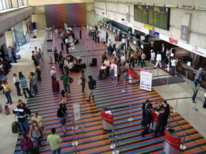 Avavit: Agencias de viajes atienden casos de pasajeros afectados por suspensión de vuelos