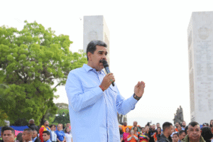 Maduro: Venezolanos están dispuestos a defender su Patria sagrada con las armas