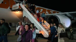 Retornan a Venezuela 136 migrantes desde EE.UU.