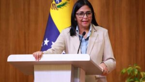Vicepresidenta Ejecutiva agradeció operatividad de líneas aéreas en el país