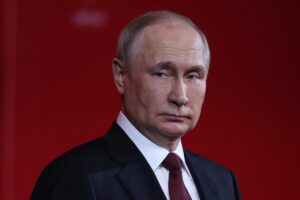 Putin prolonga la prohibición del suministro de petróleo a países que limiten el precio