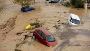 Lluvias torrenciales provocan fuertes inundaciones en el sureste de España