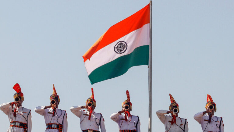 India supera a Japón y apunta a ser la tercera economía mundial