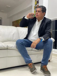 Carlos Herrera formaliza denuncia contra Peter Blatnik y la empresa panameña BETRIBE ante la Fiscalía